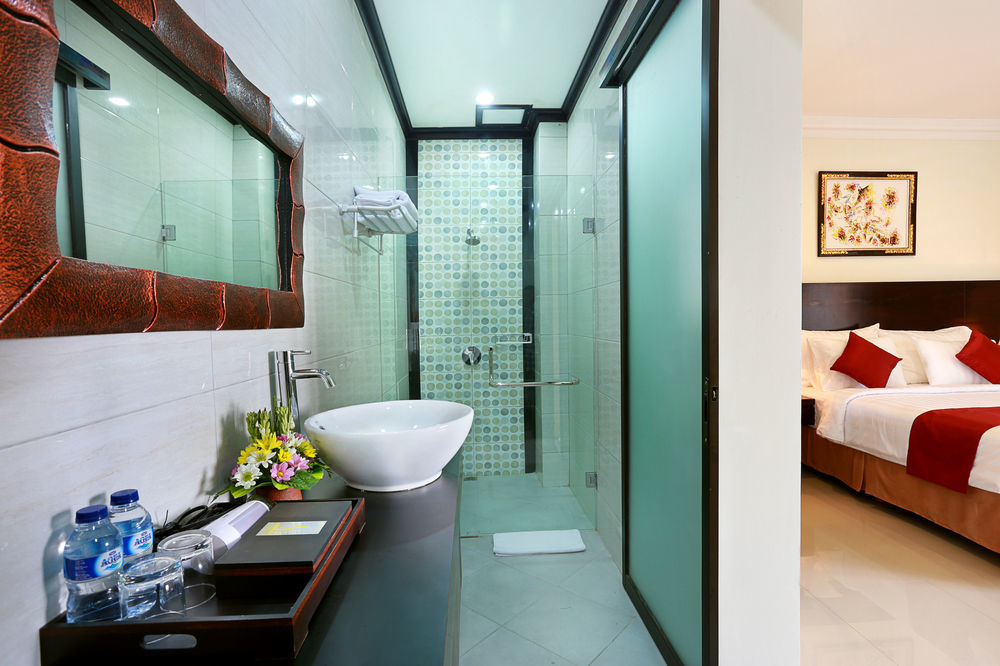 D'sri Saren Legian Kuta Hotel 4*